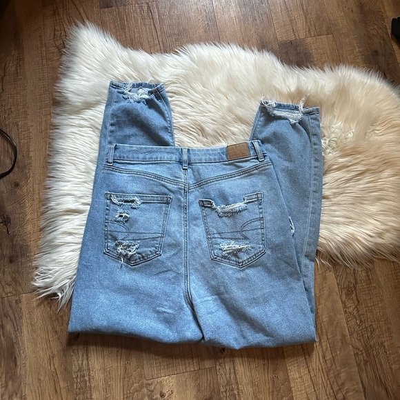 AMERICAN EAGLE Curvy Mom Jeans - Picture 6 of 6